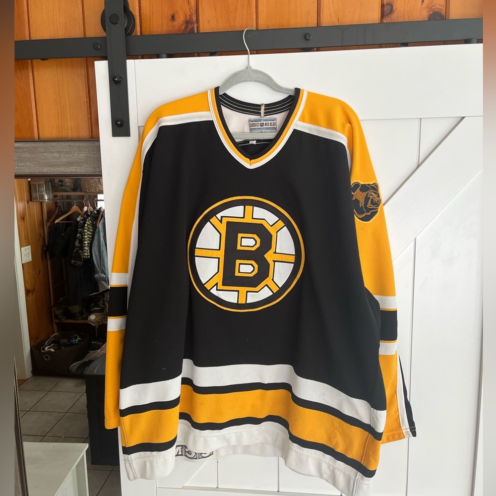 Bruins size 52 warm up jersey vintage